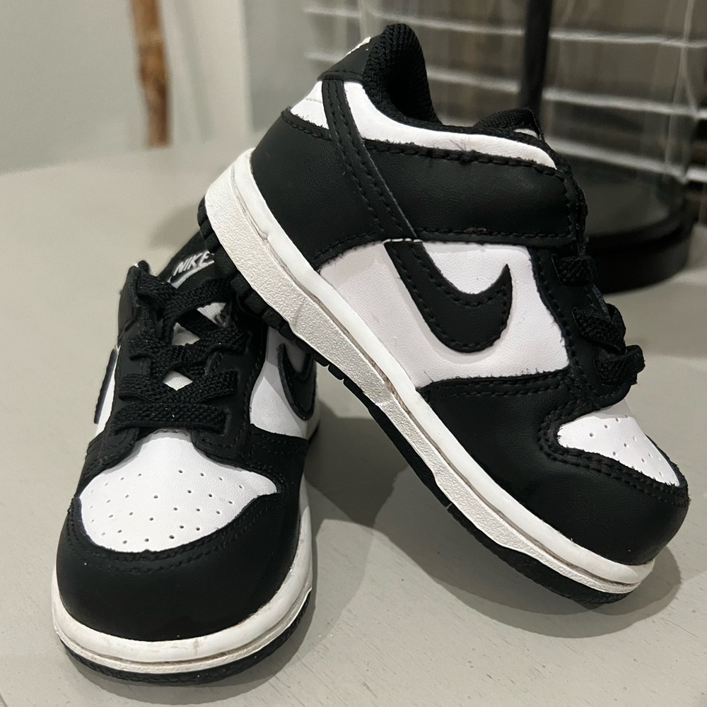 Panda dunks size 6C.